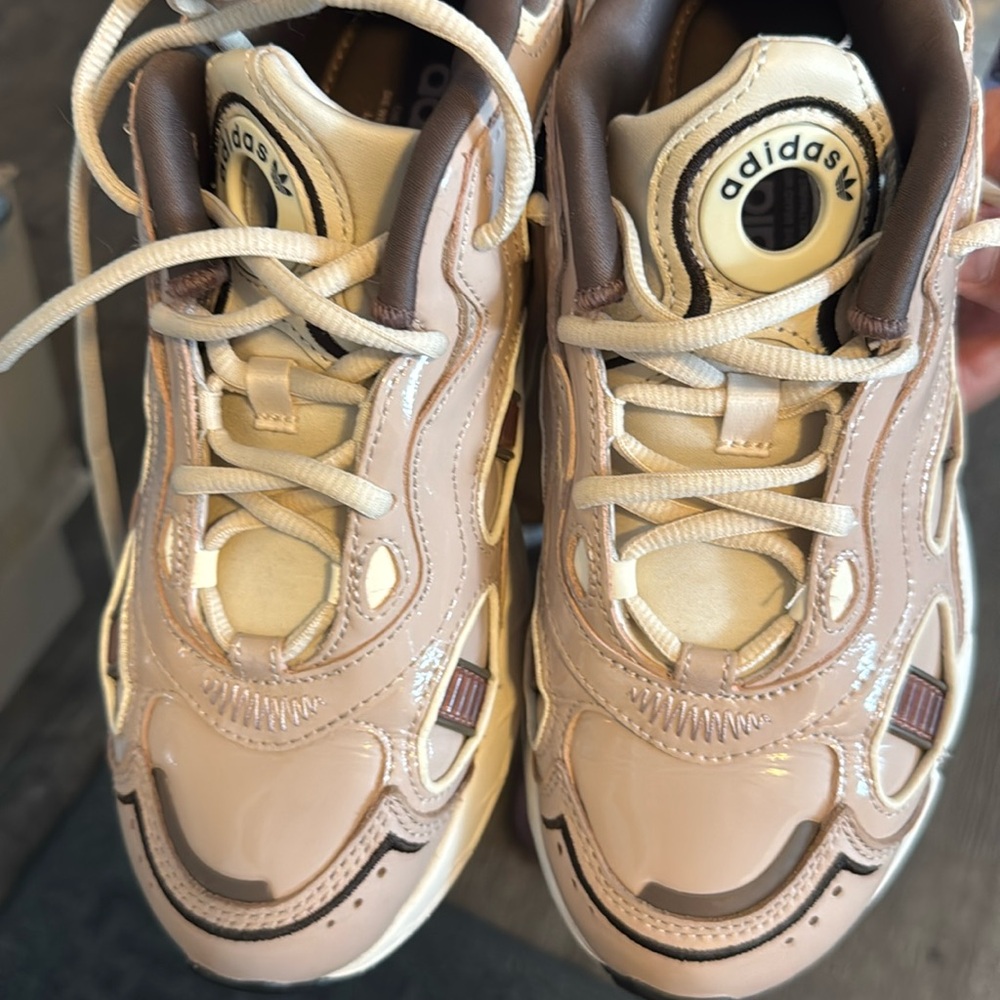 Adidas Women’s 7.5